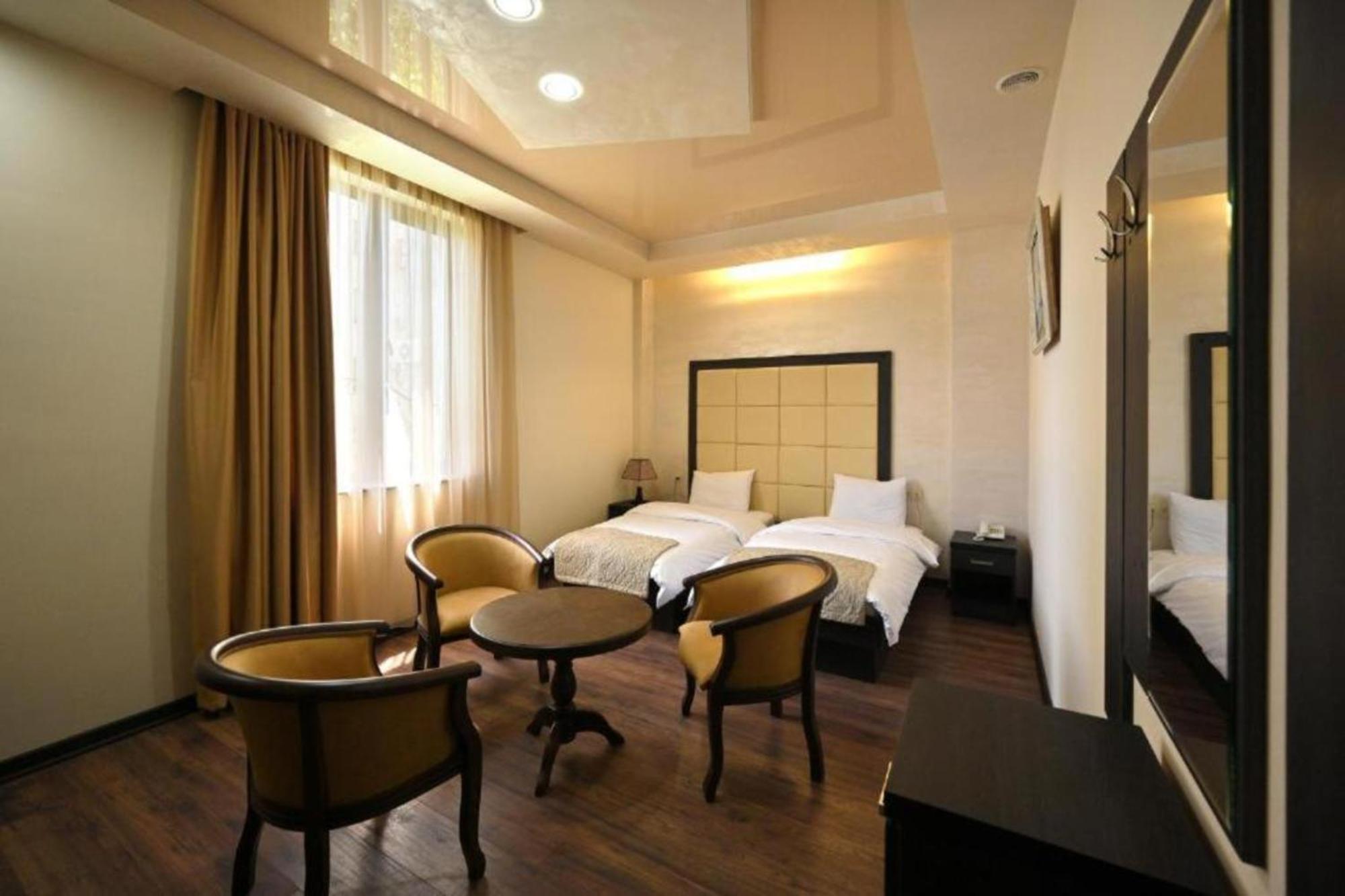 Partez Hotel エレバン エクステリア 写真