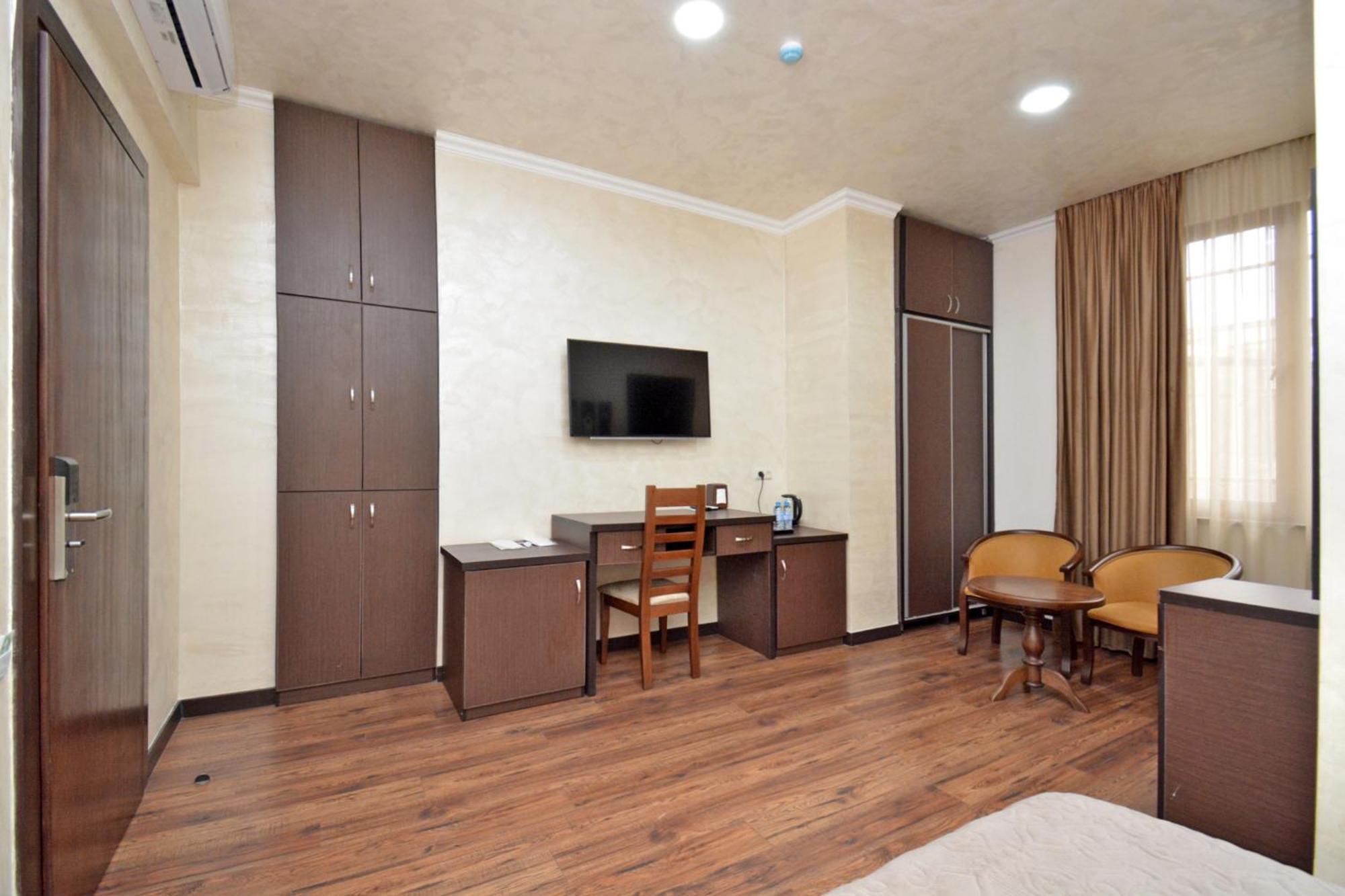 Partez Hotel エレバン エクステリア 写真