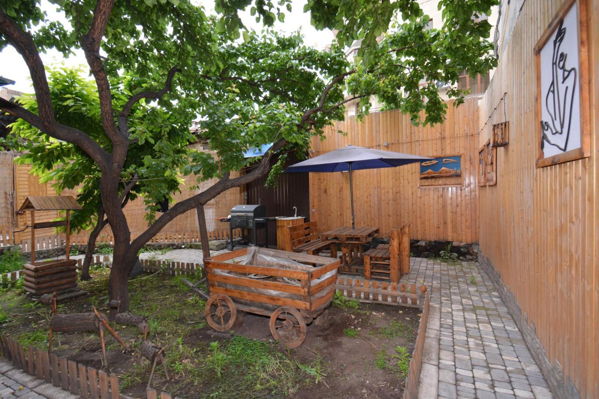 Partez Hotel エレバン エクステリア 写真