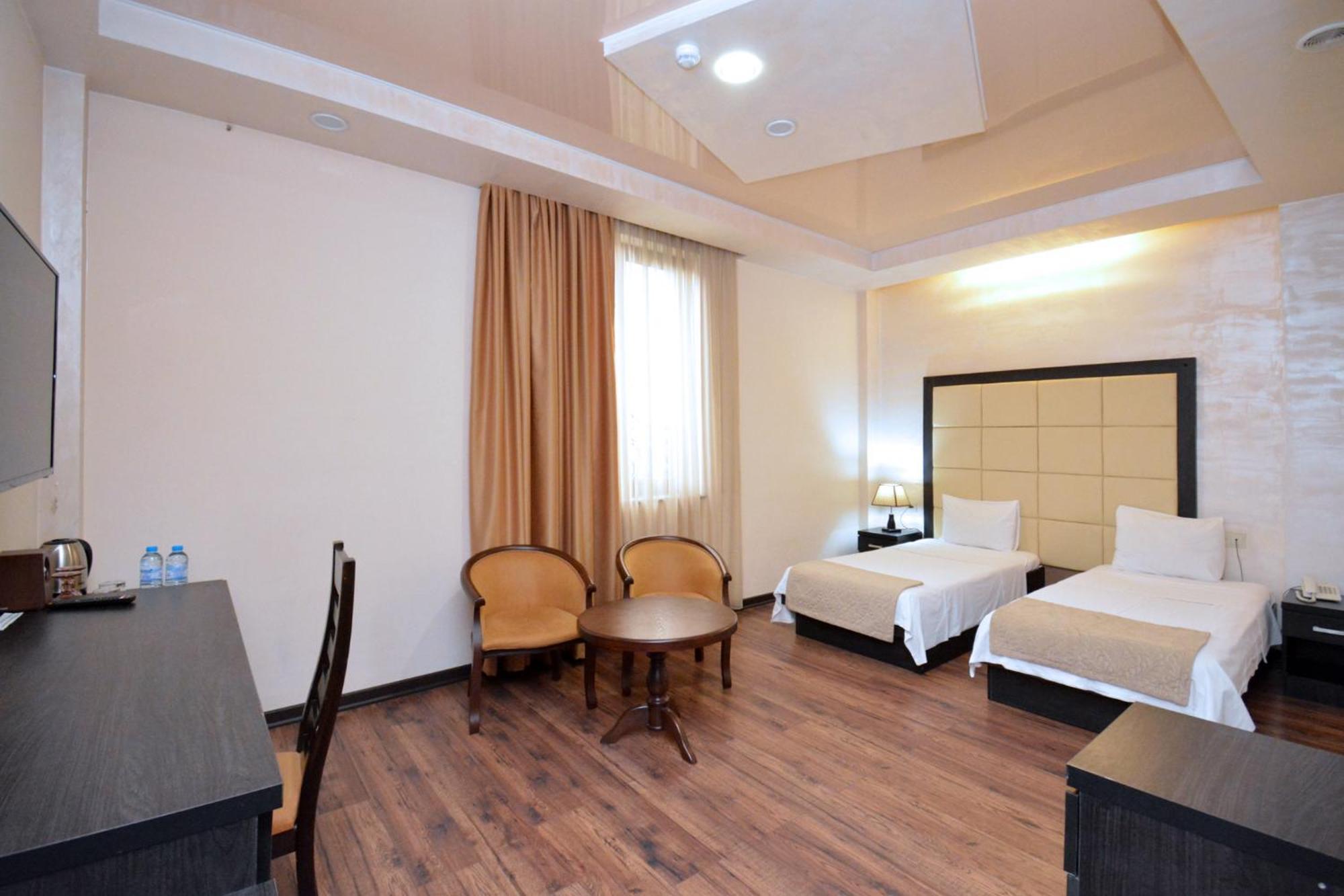 Partez Hotel エレバン エクステリア 写真