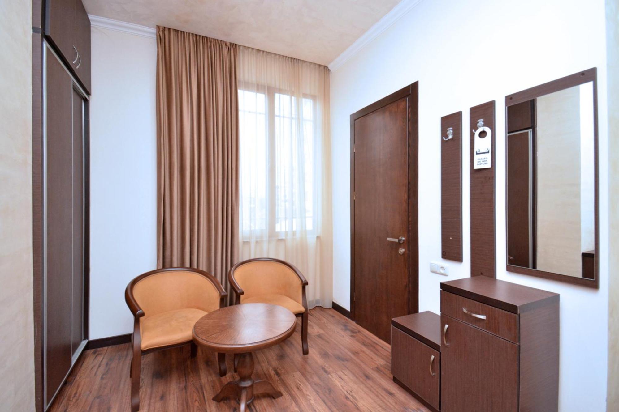 Partez Hotel エレバン エクステリア 写真