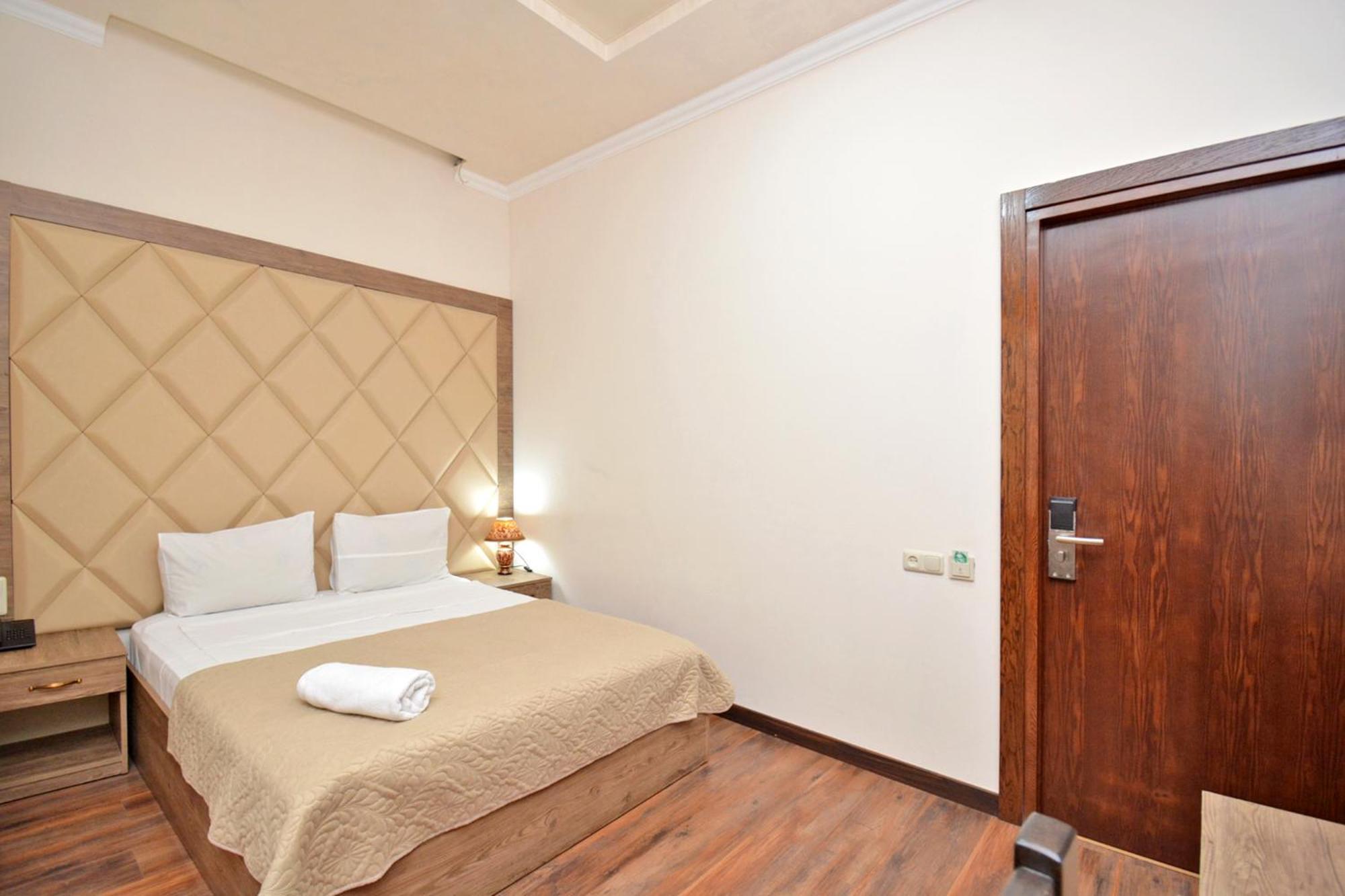 Partez Hotel エレバン エクステリア 写真