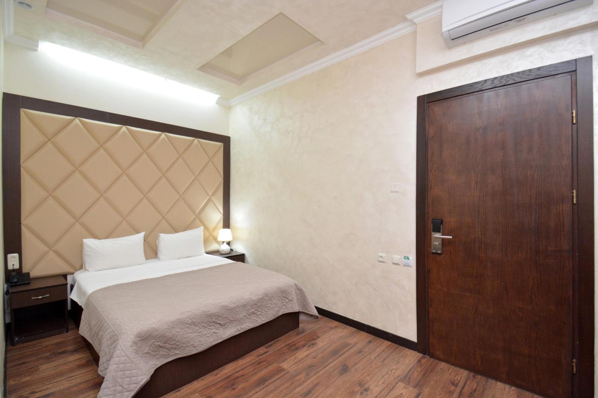 Partez Hotel エレバン エクステリア 写真