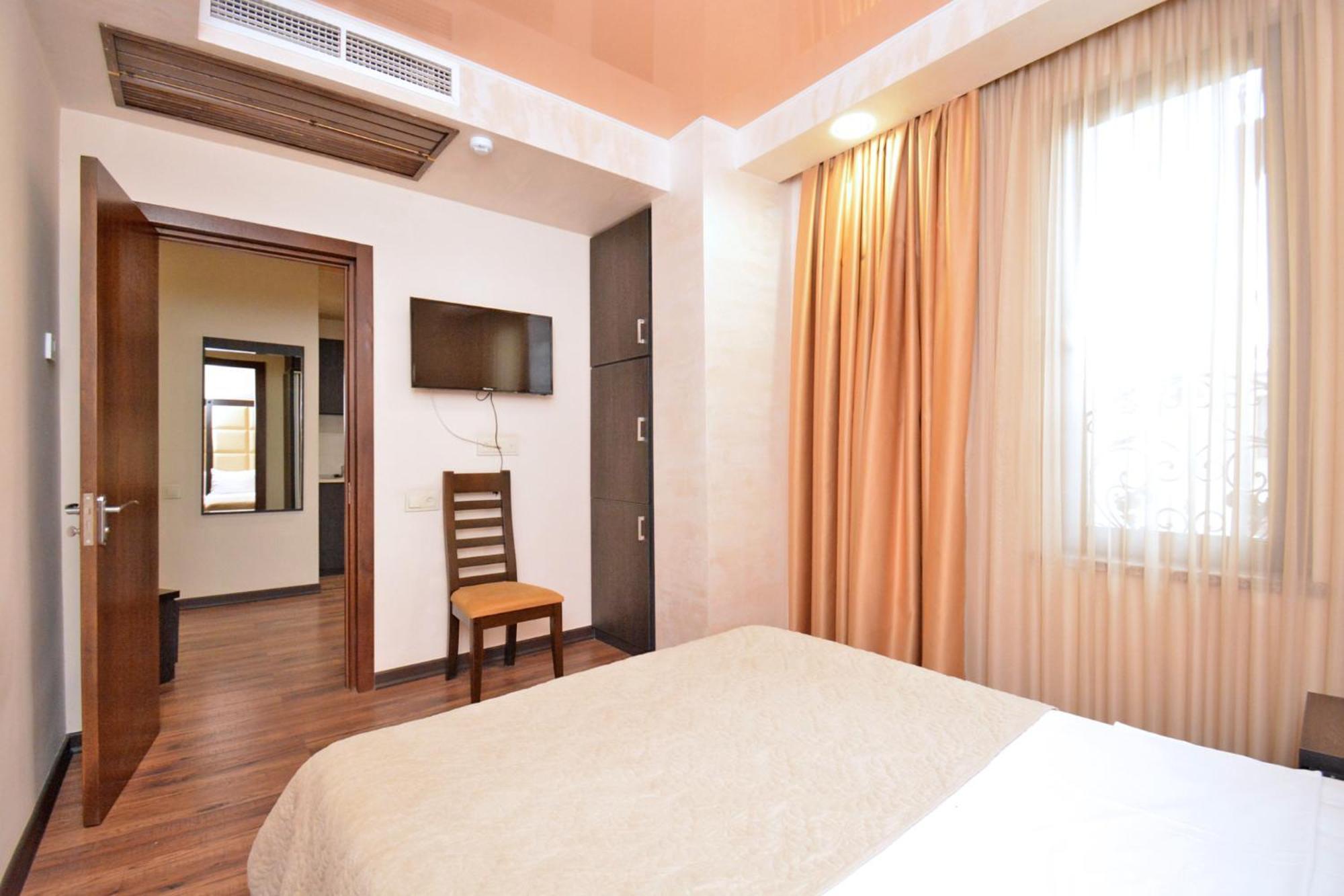 Partez Hotel エレバン エクステリア 写真